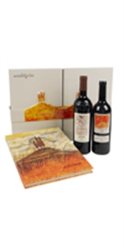 Coffret Michele Chiarlo : Un Livre D'art Avec Un Rovereto  Et Un La Court 2005