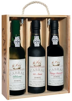 Ensemble-Cadeau De Trois Bouteilles De Porto Cabral Dans Un Coffret En Bois